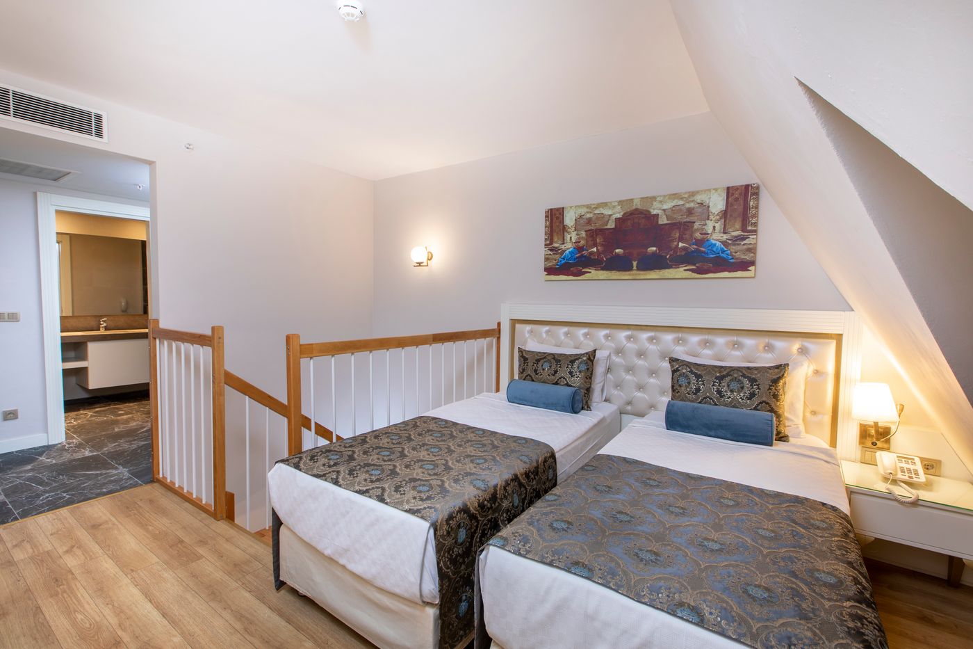 Haydarpasha-Palace-Room-21