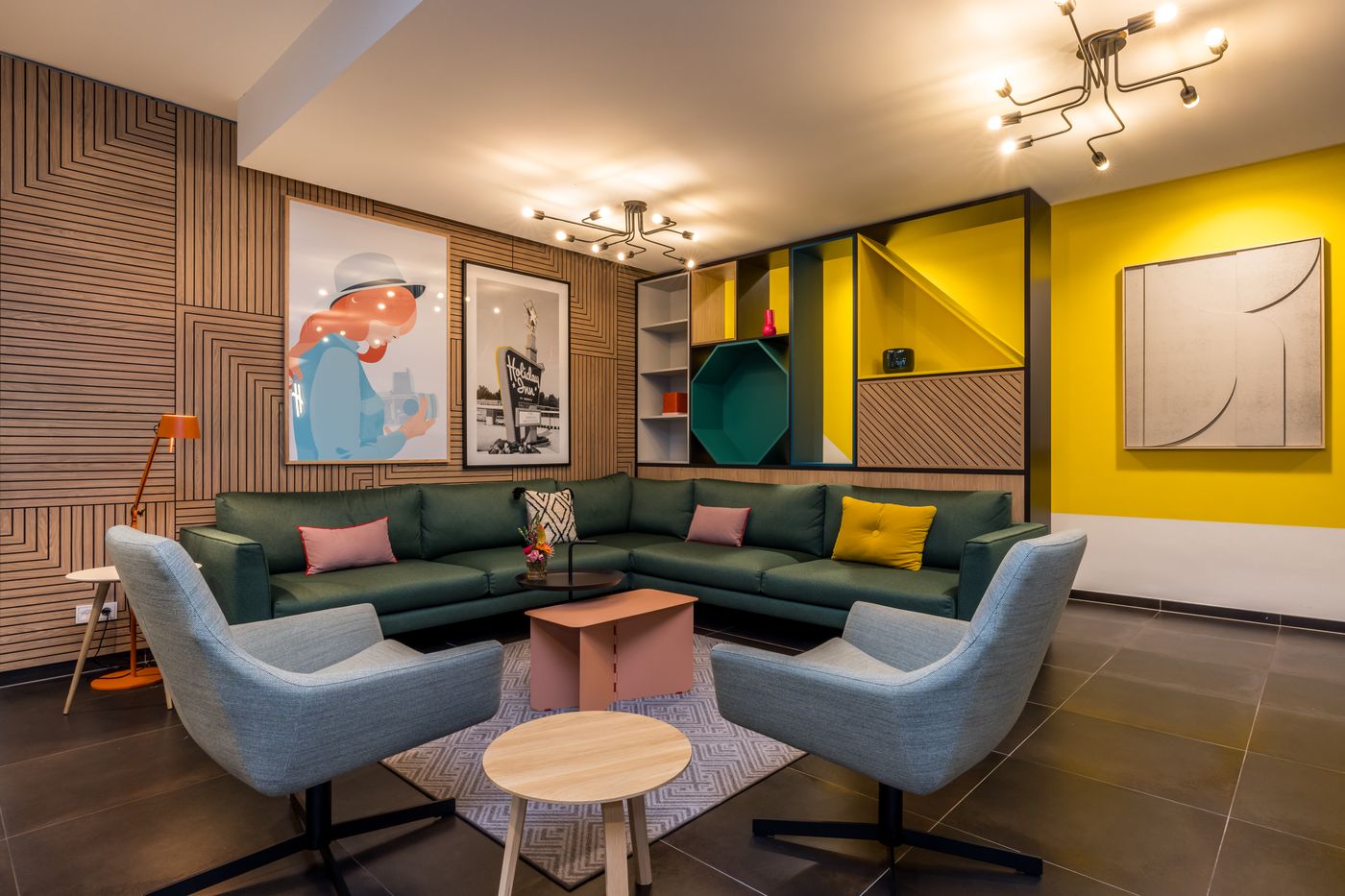 Holiday Inn Eindhoven Centre-Netherlands-EINDHOVEN-Lobby-7