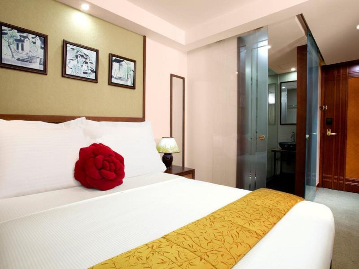 Butterfly-on-Wellington-Room-5