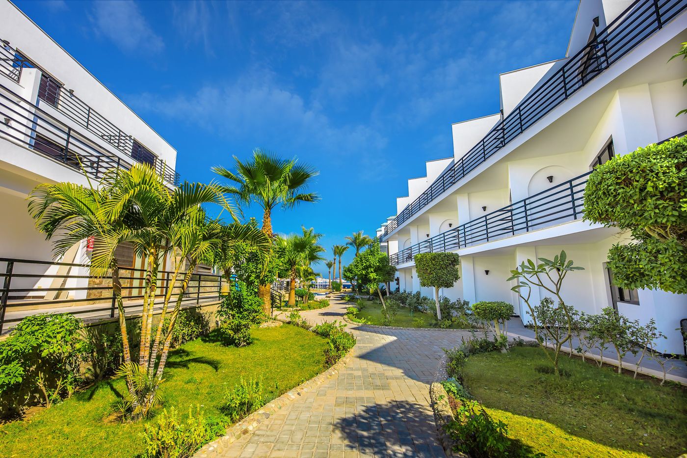 La Rosa Waves Beach Resort & Aqua Park