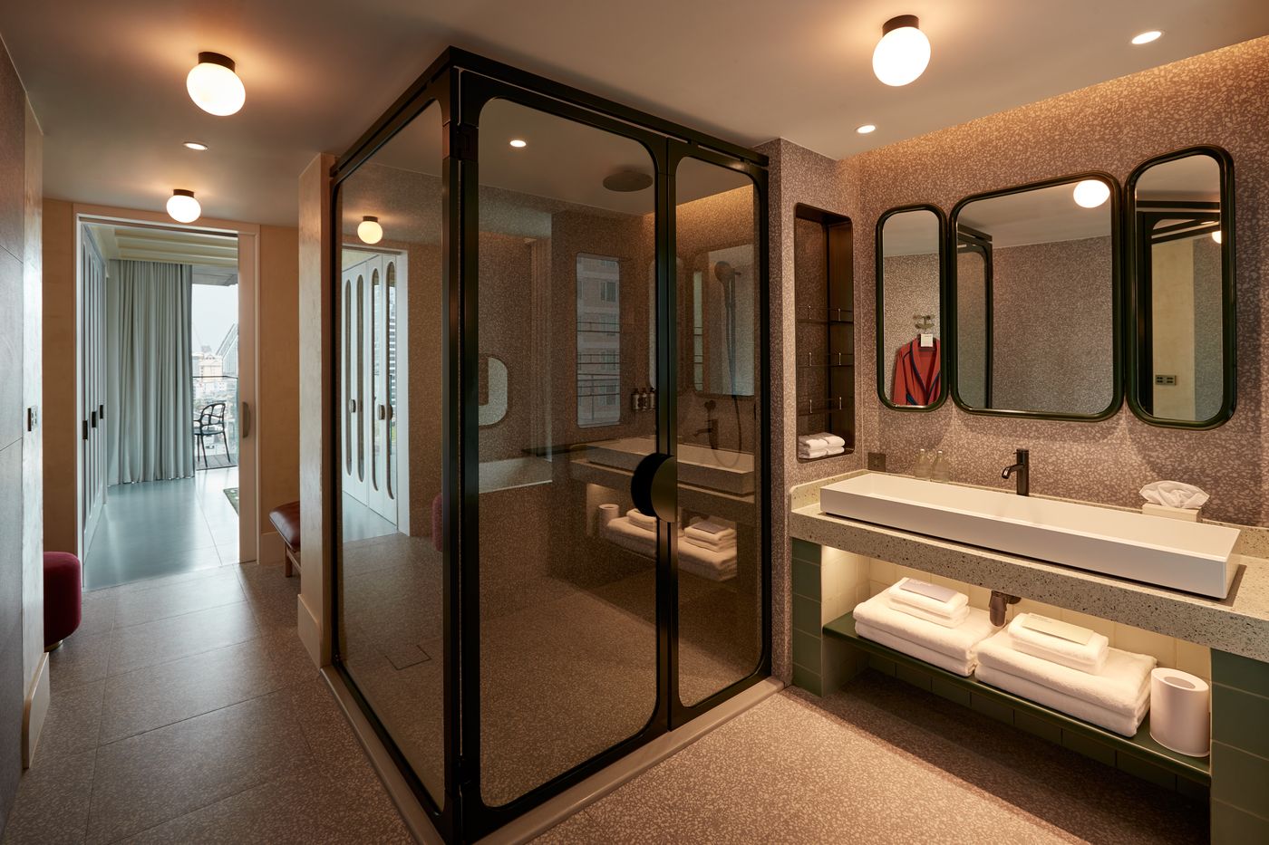 The-Standard--Bangkok-Mahanakhon-Room-44