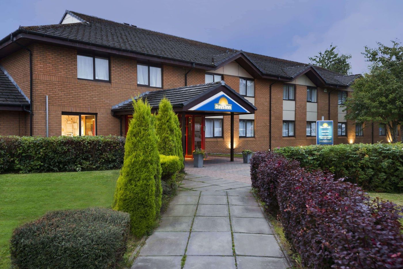 Days Inn by Wyndham Hamilton-United Kingdom-HAMILTON-General view-2