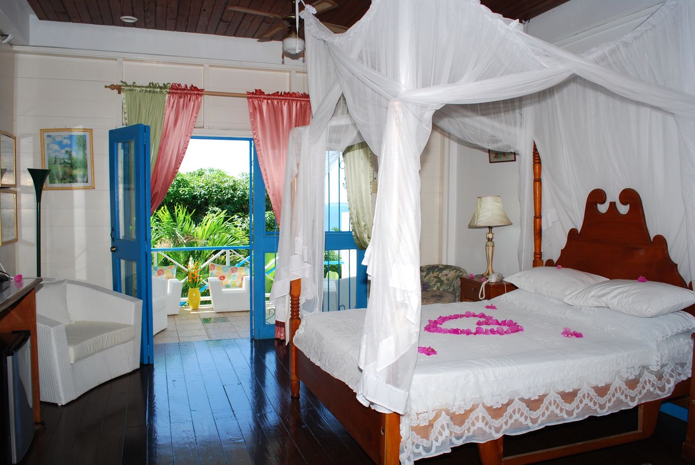 Half-Moon-Blue-Room-7