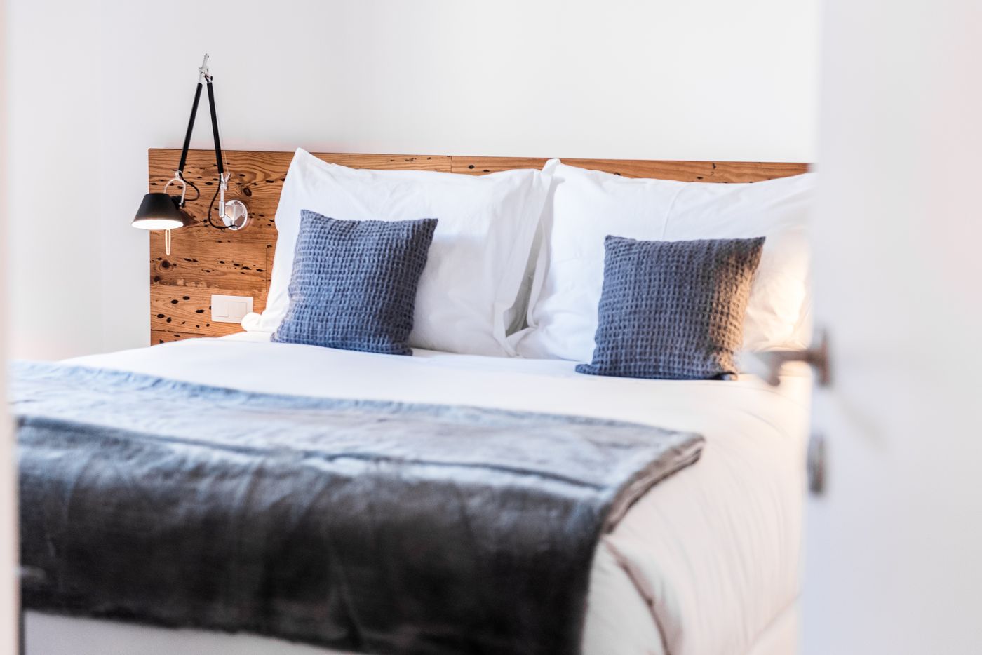 Flora-Chiado-Apartments-Room-40