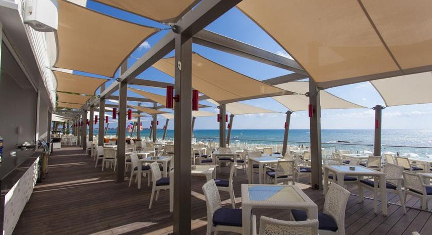 The-Sense-De-Luxe-Hotel-Terrace-63