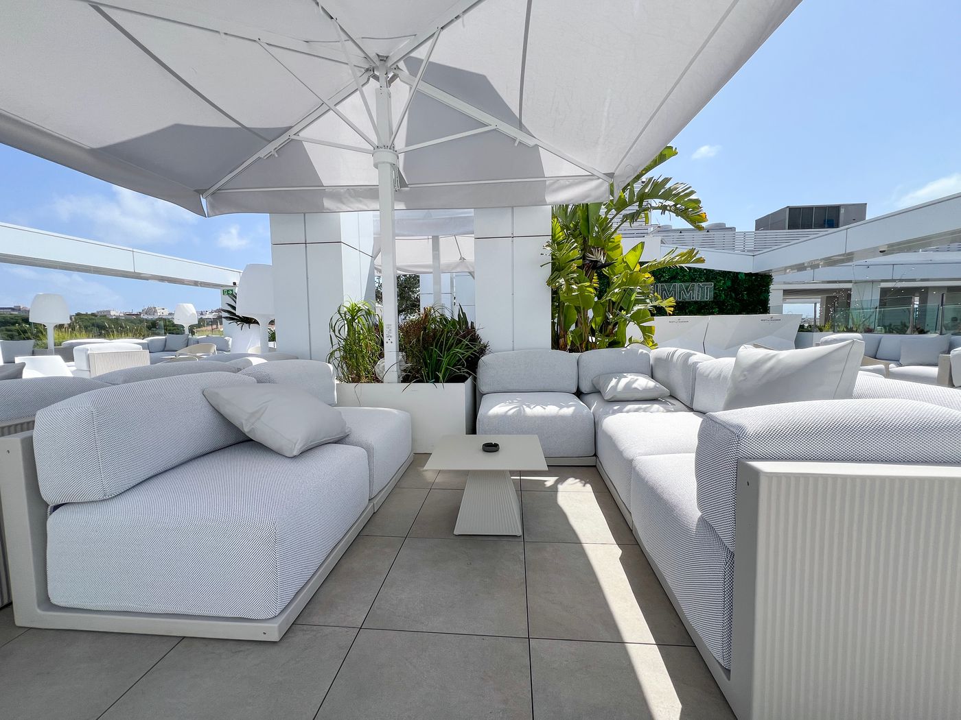 Olympus-Palace-Hotel-Pool-15