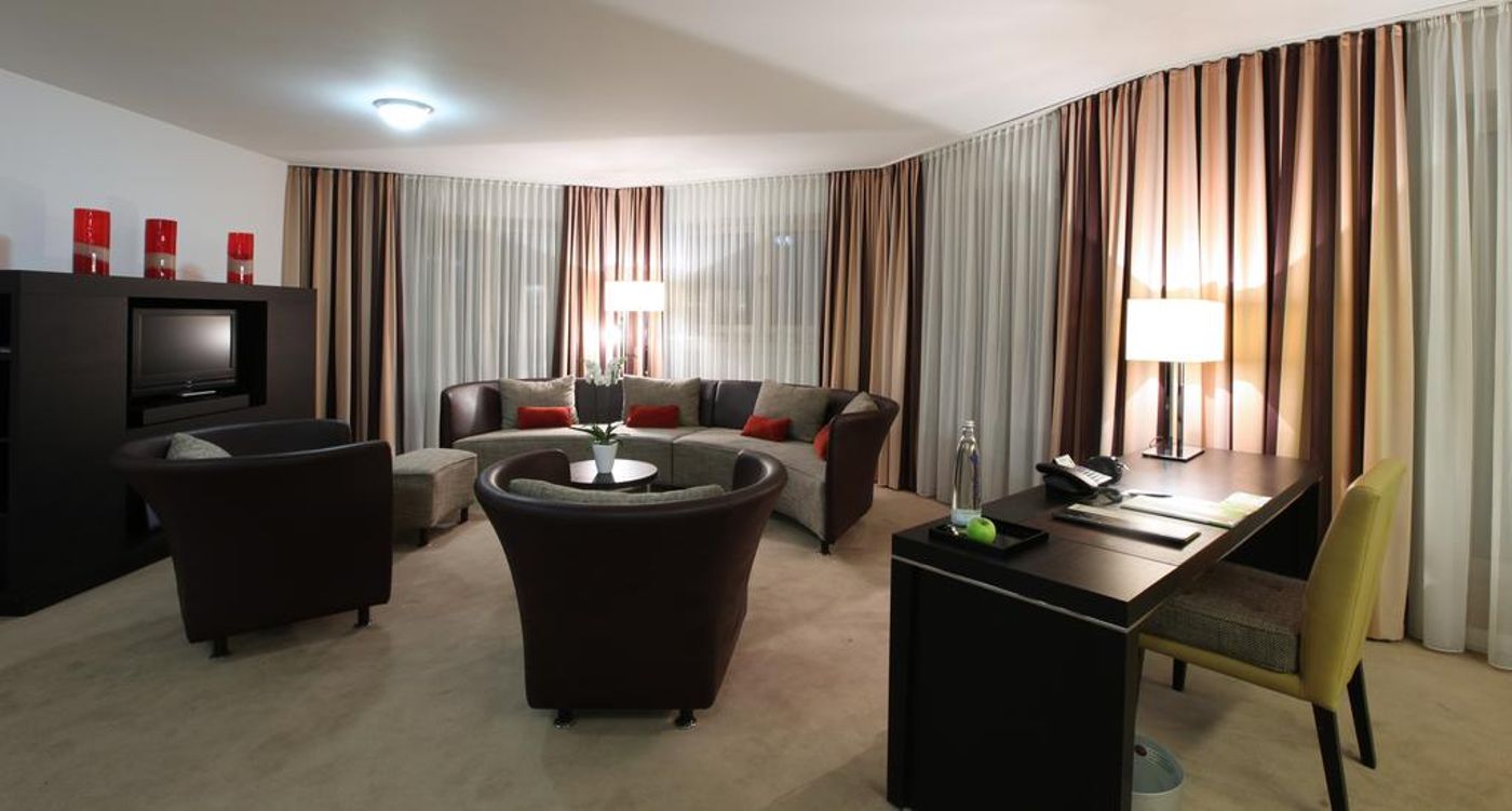 Lindner Frankfurt Main Plaza, part of JdV by Hyatt - Germany - Frankfurt Am Main - Room - 9