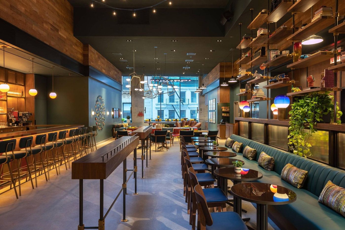 Moxy-NYC-Downtown-Restaurant-6