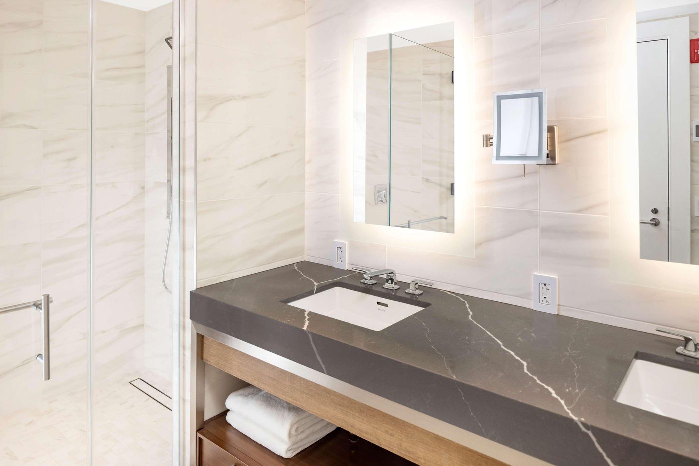 Hilton-Club-The-Quin-New-York-Room-44