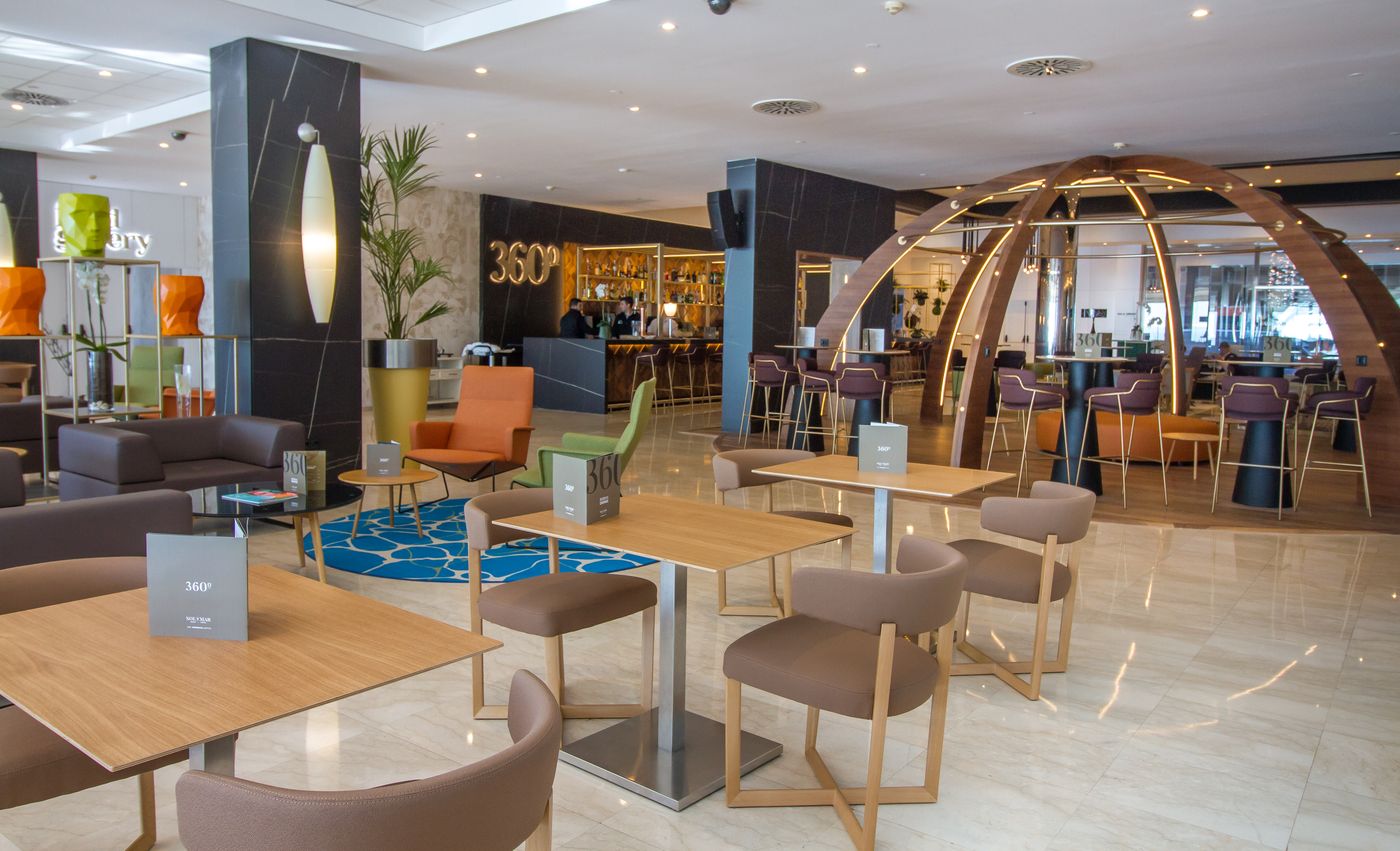 Gran-Hotel-Sol-y-Mar-Lobby-30