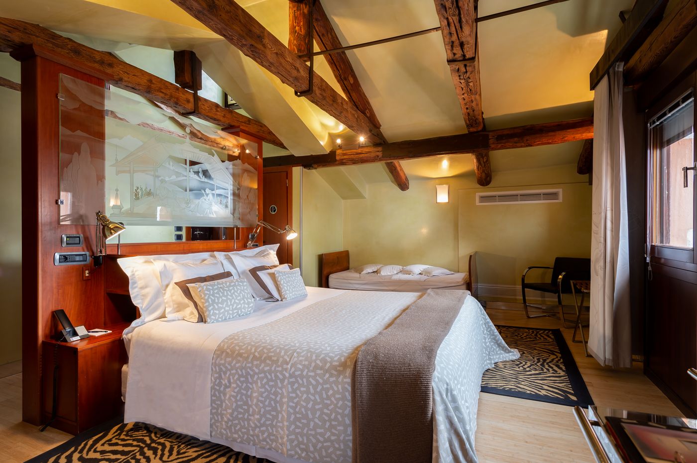 Ca--Pisani-Hotel-Room-29