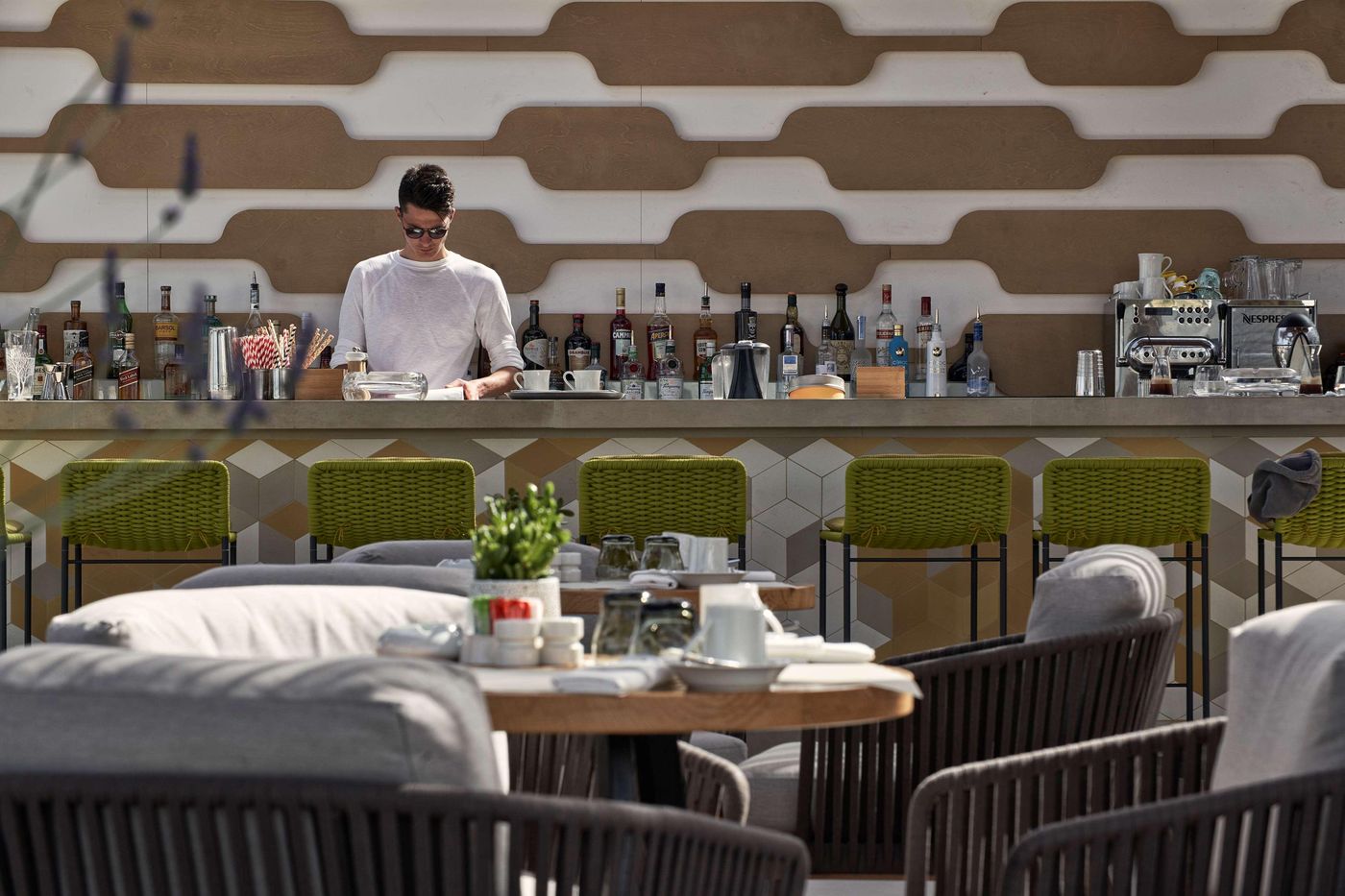 Myconian-Naia---Luxury-Suites-Bar-12