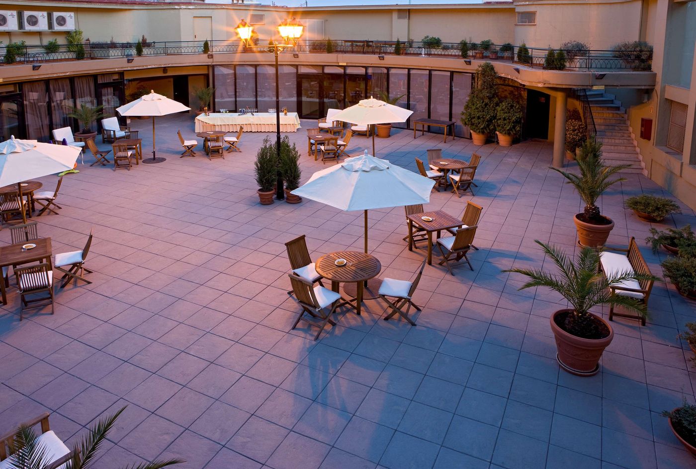 NH-Collection-Madrid-Colon-General-view-58