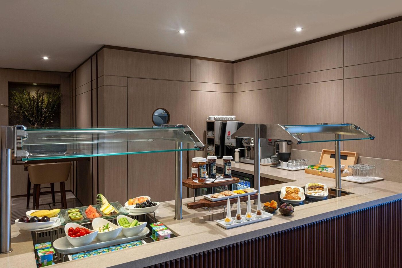 Renaissance-Polat-Istanbul-Lobby-47