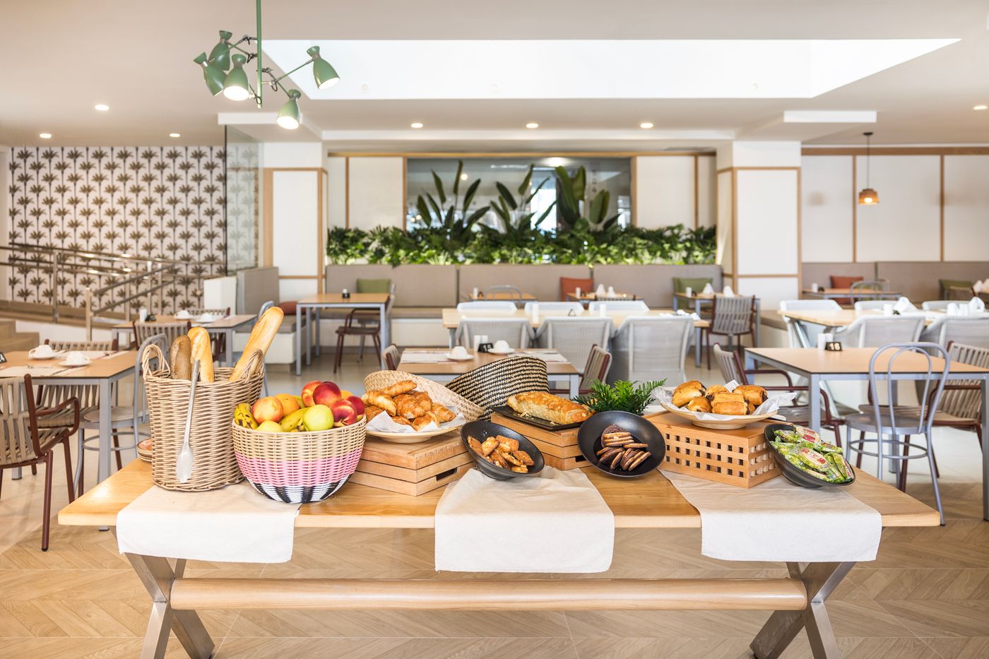 Hotel-LIVVO-Anamar-Suites-Restaurant-42