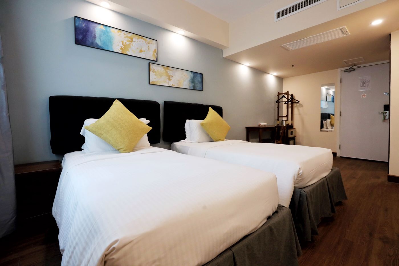 The-Imperial-Hong-Kong-Room-19