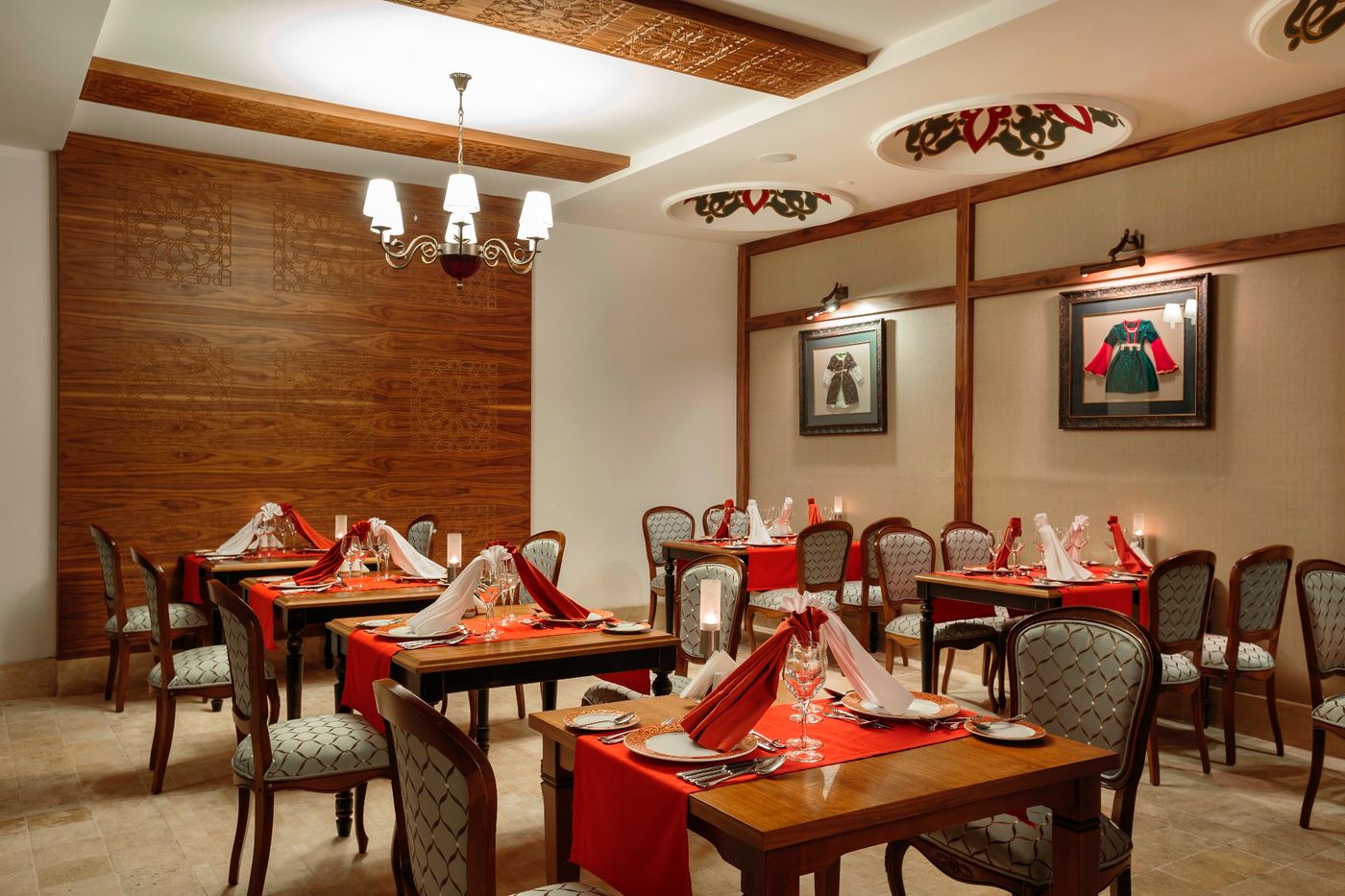 Side-Crown-Palace-Restaurant-25