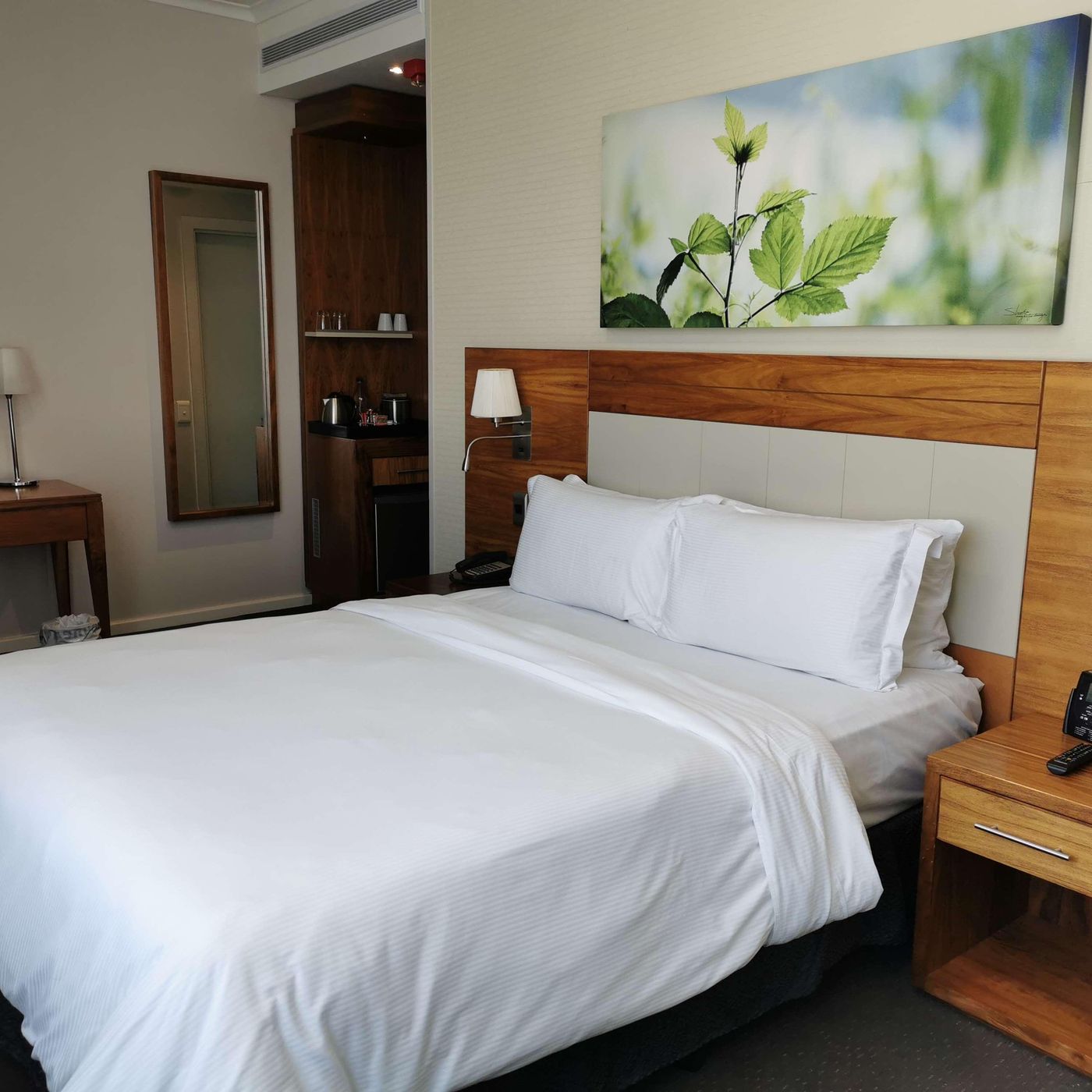 Doubletree-by-Hilton-Cape-Town-Room-33