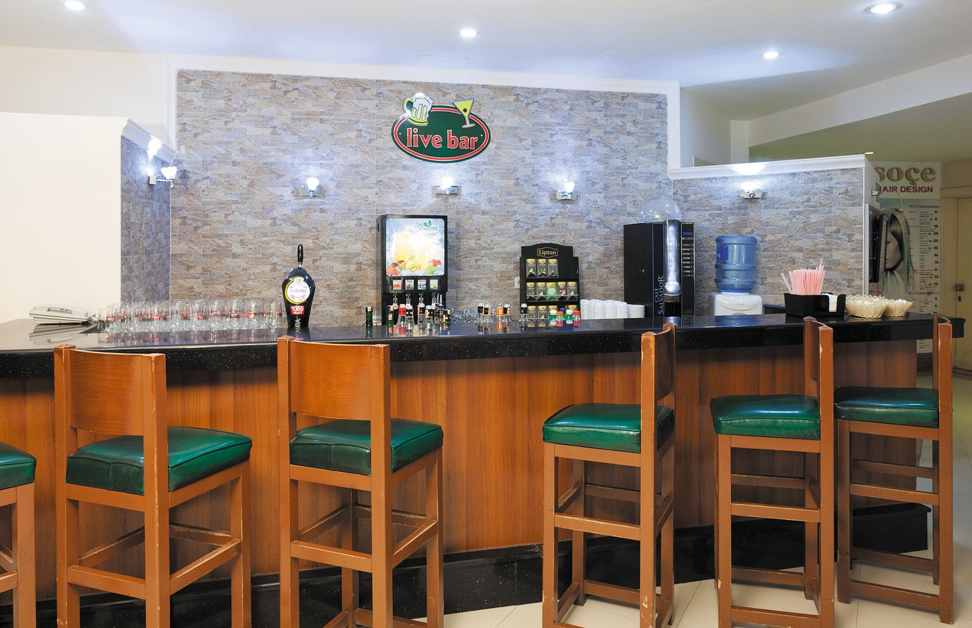 Febeach-Hotel-Side-Bar-20