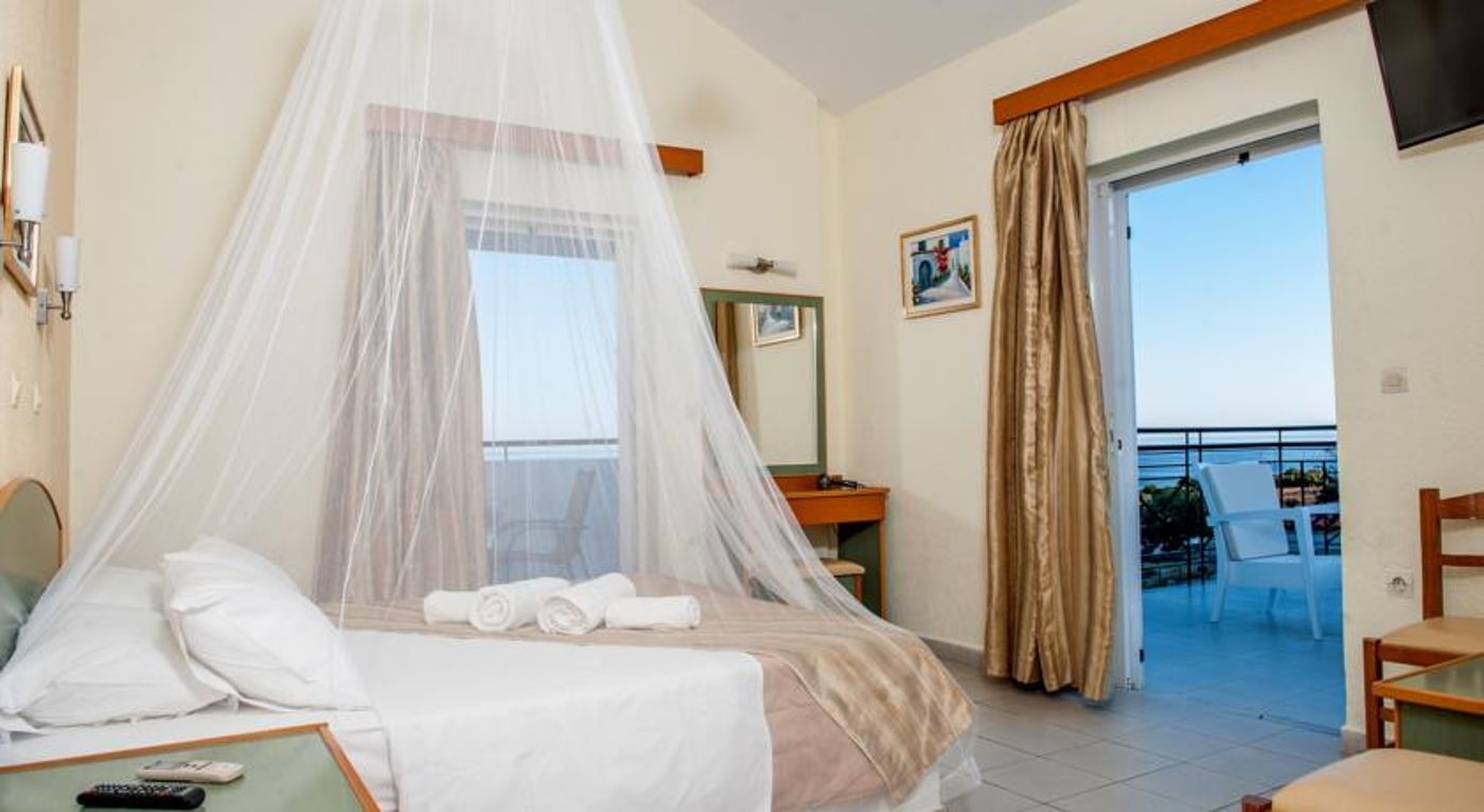 Porto-Skala-Hotel-and-Village-Room-12
