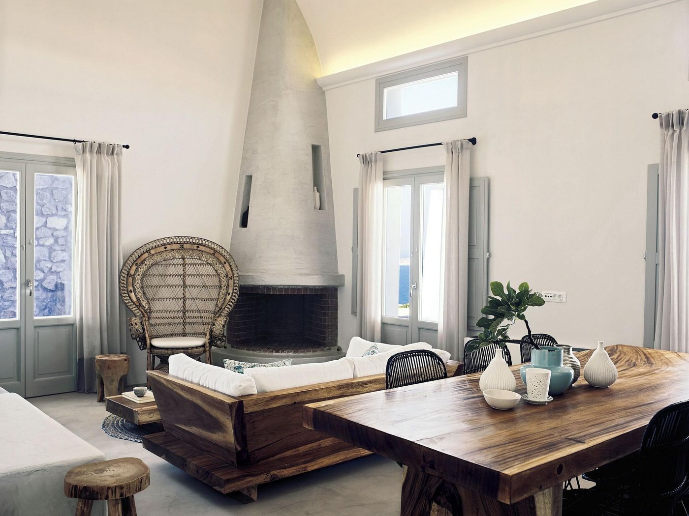 Santo-Maris-Oia--Luxury-Suites---Spa-Room-74