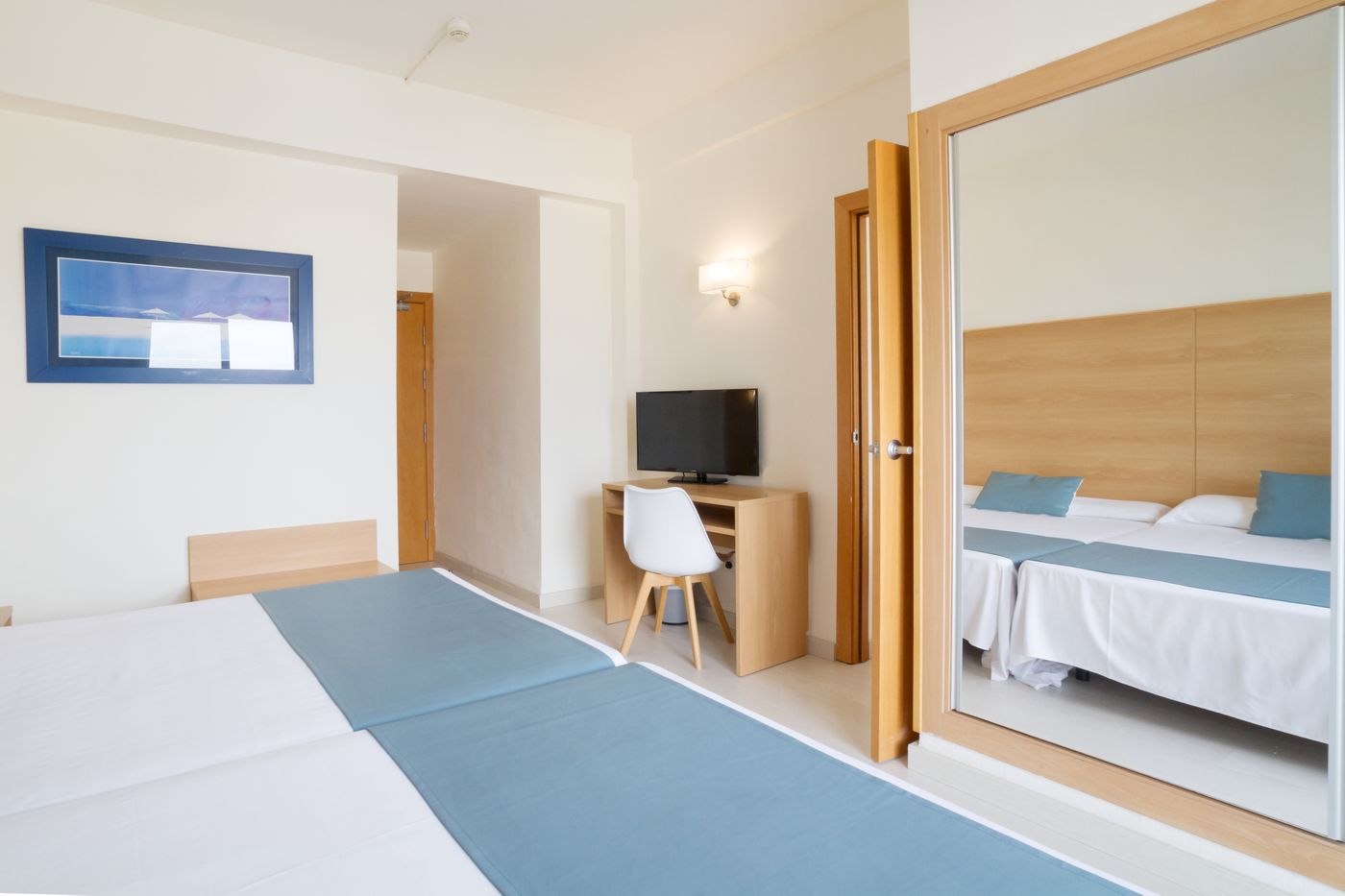 Ohtels-San-Salvador-Room-26