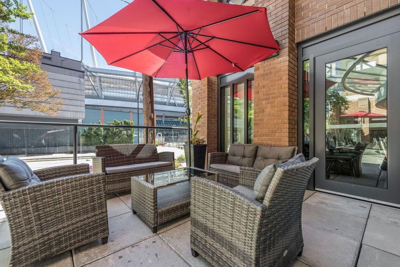 YWCA-Hotel-Vancouver-General-view-33