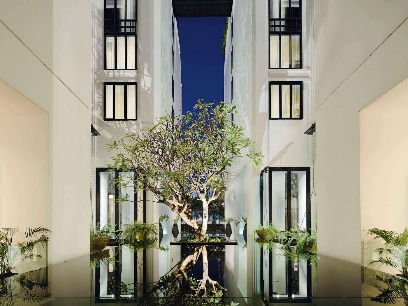 Movenpick-Hotel-Sukhumvit-15-Bangkok-General-view-6