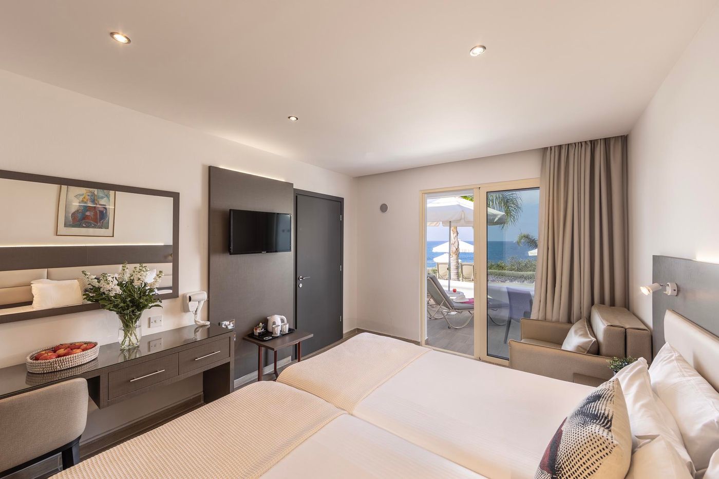 Queens-Bay-Hotel-Room-31