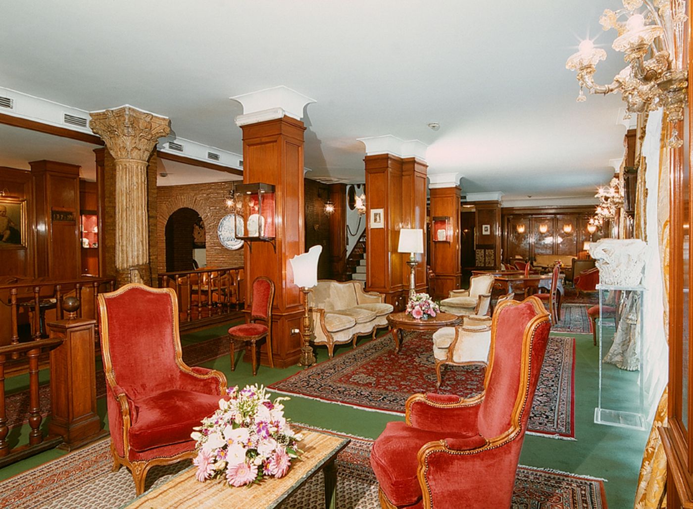 Hotel-Forum-Rome-Lobby-14