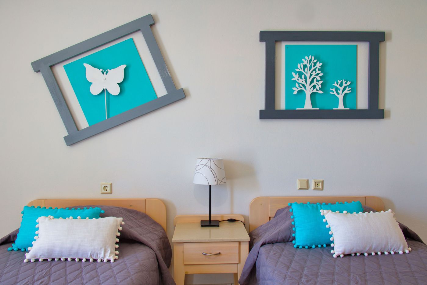 Maria-Rousse-Studios-Room-52