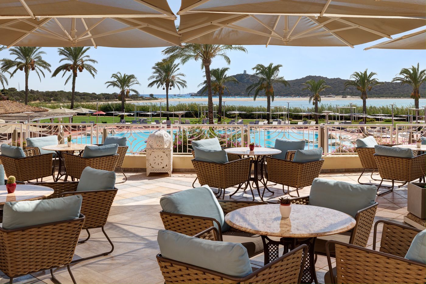 Almar-Timi-Ama-Resort---Spa-Bar-7