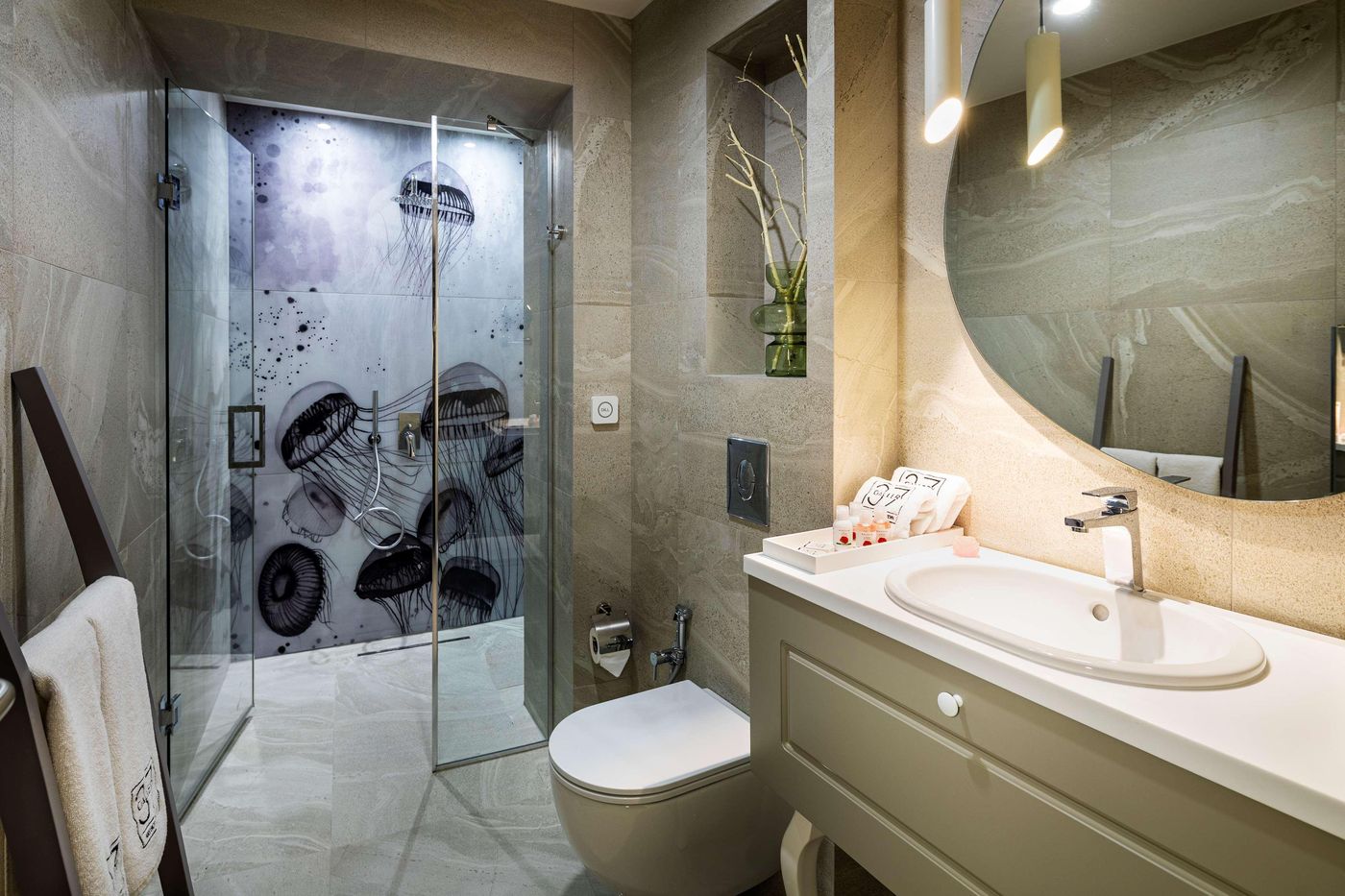 Gallery-37--BW-Premier-Collection-Room-31