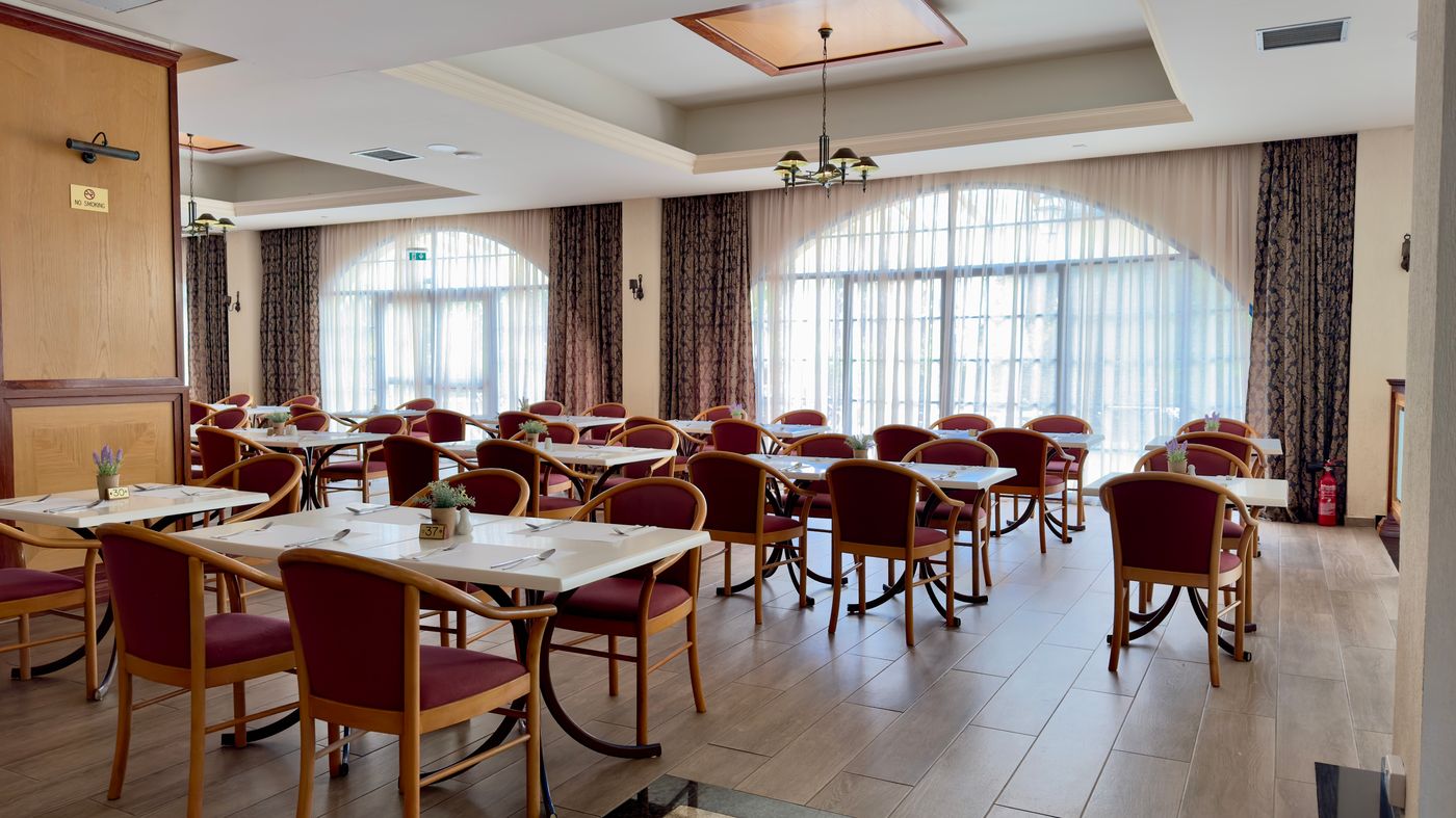 Navarria-Restaurant-21