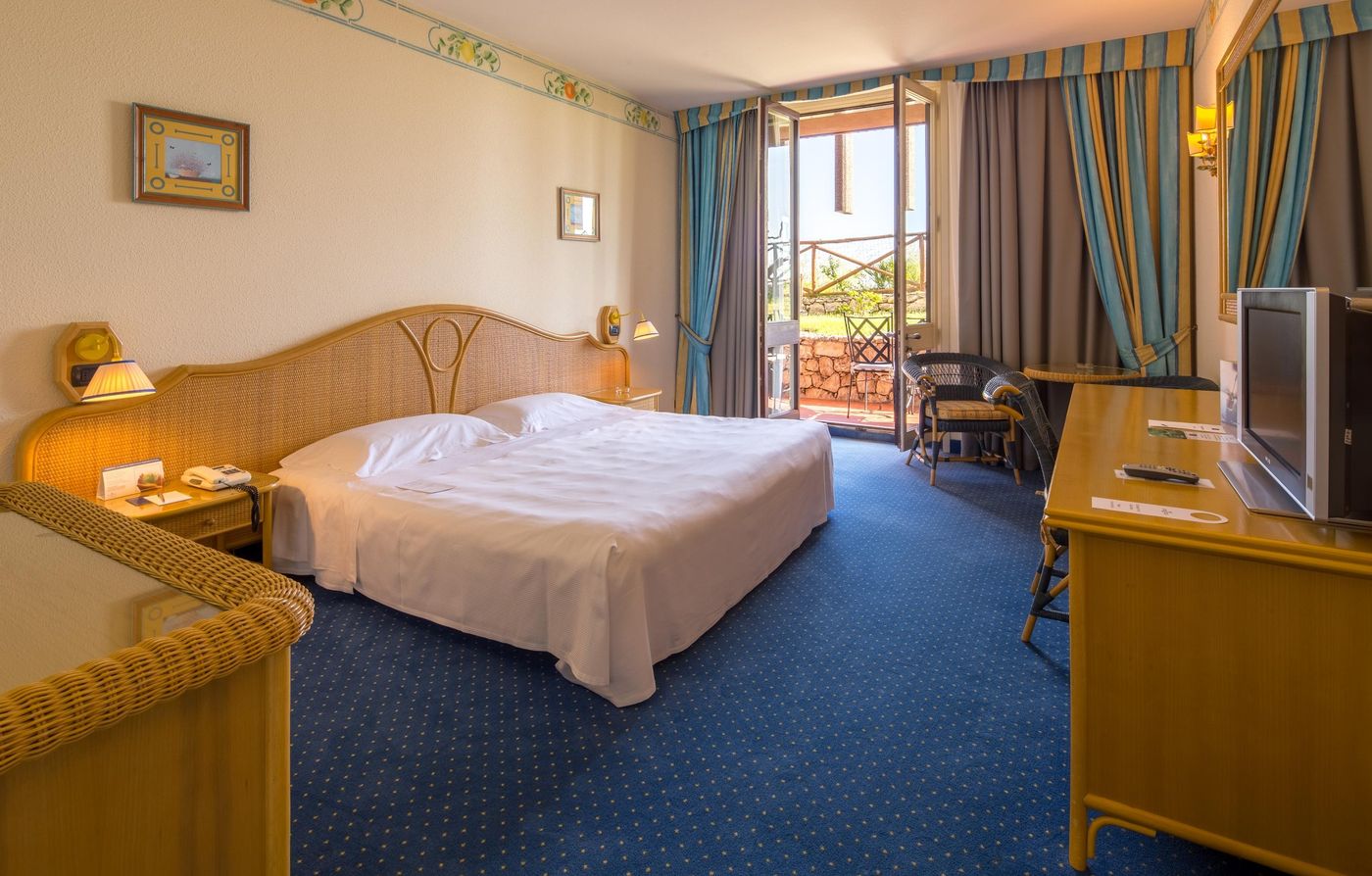 Unahotels-Capotaormina-Room-26