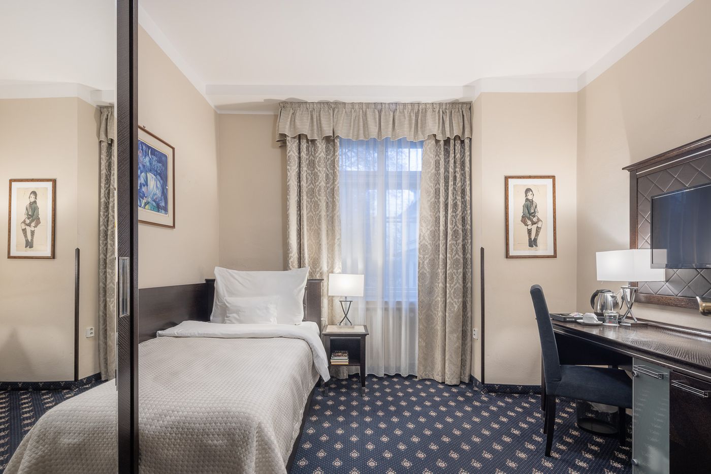 Pytloun-Old-Armoury-Hotel-Prague-Room-5