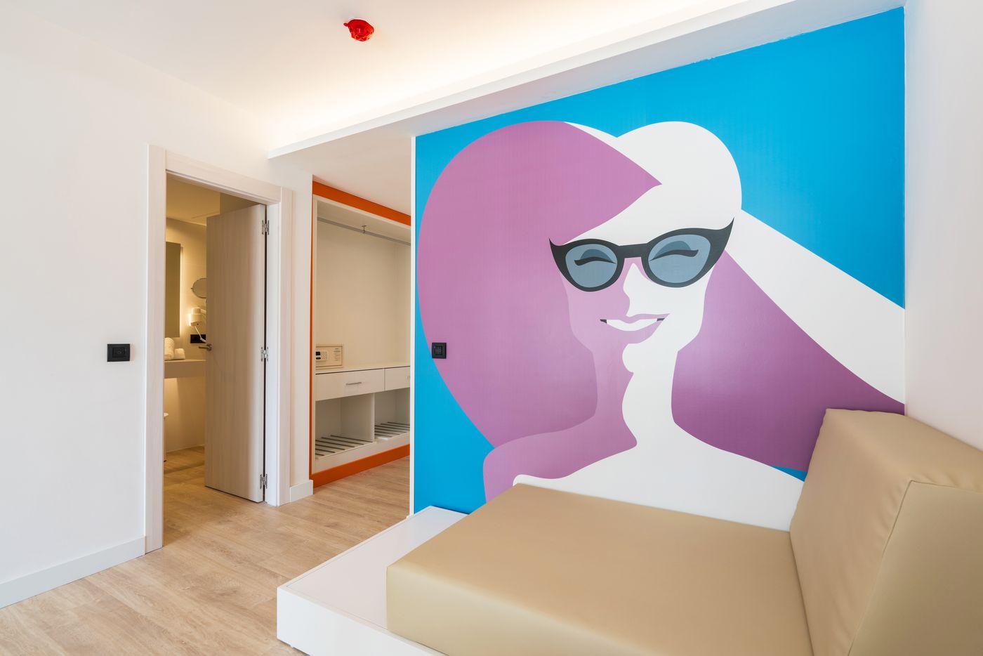 THB-Naeco-Ibiza-Class-Room-26