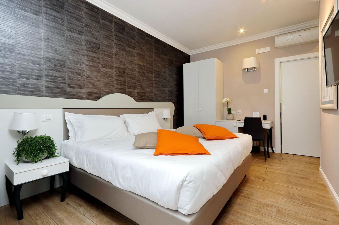 Vico-Rooms-And-Terrace-Room-23