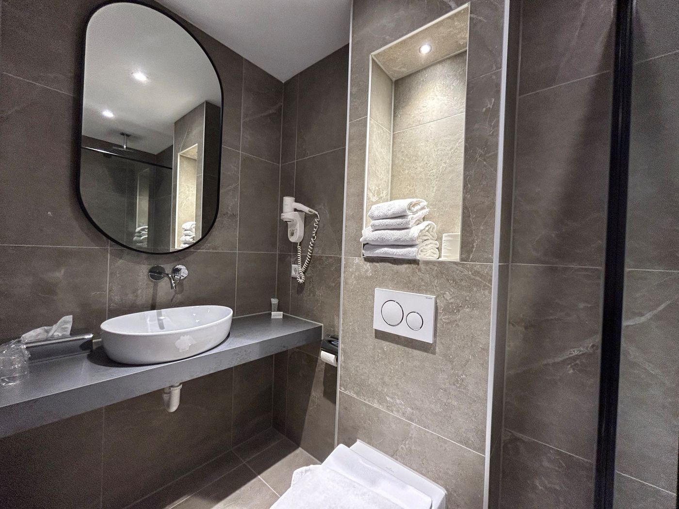 XO-HOTELS-Blue-Square-Room-30