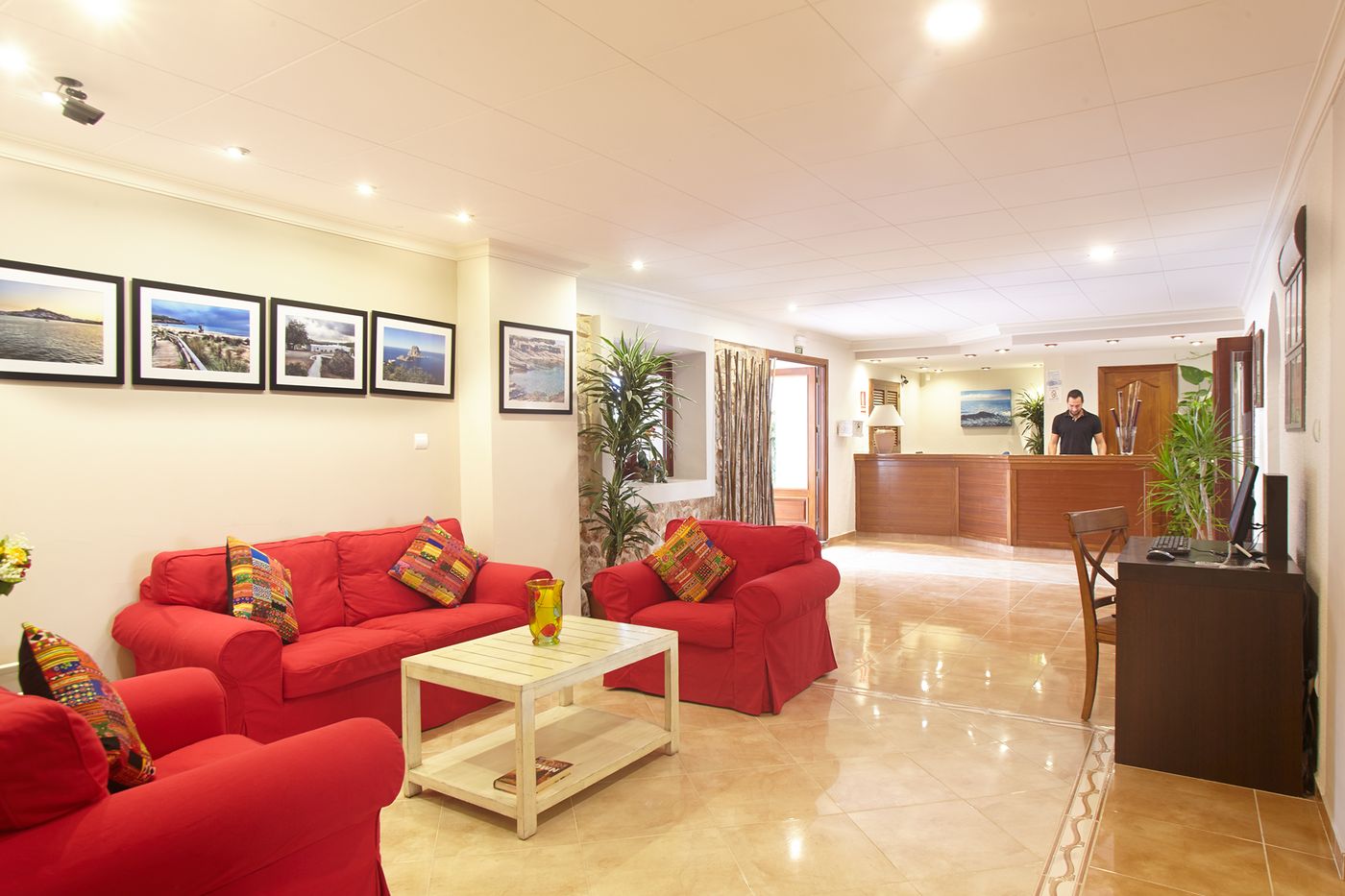 Mar-y-Huerta-Lobby-30