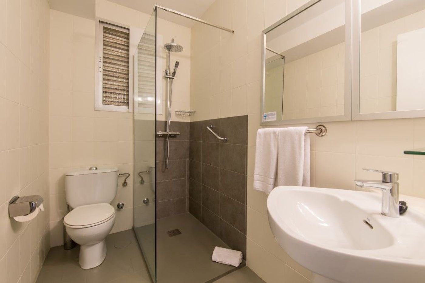 NeoMagna-Madrid-Room-34