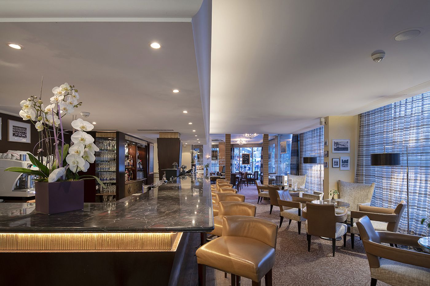 Warwick-Geneva-Bar-13