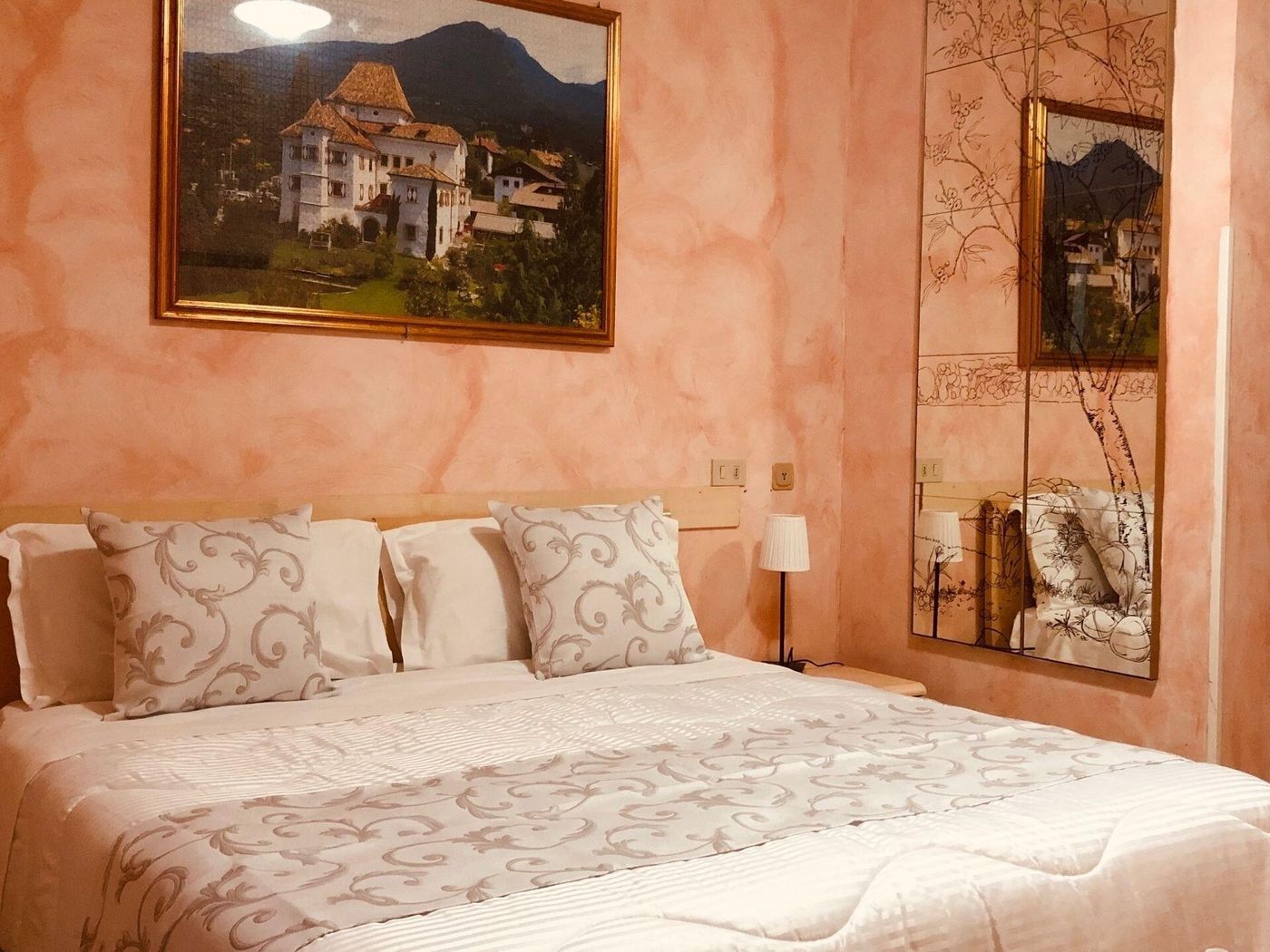 Veronese - Italy - GENOA  - Room - 6