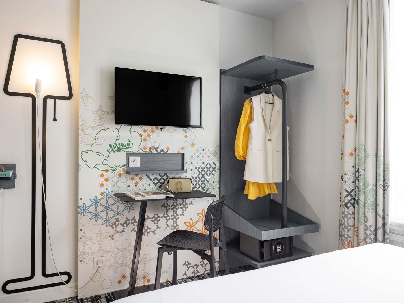 ibis-Styles-Paris-Gare-Saint-Lazare-Room-3