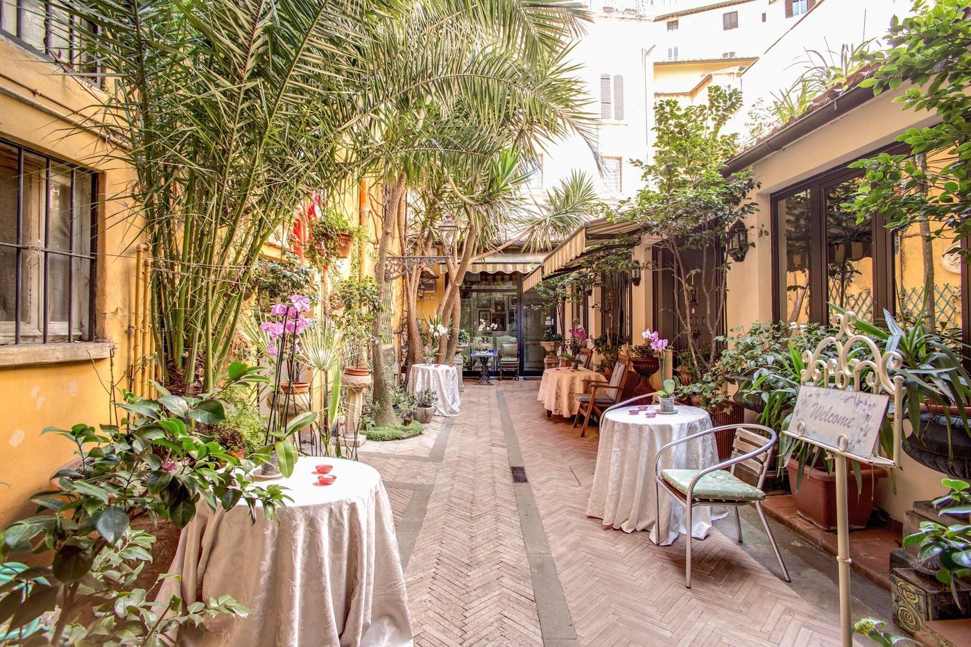 Navona Gallery Garden Suites-Italy-Rome -General view-3