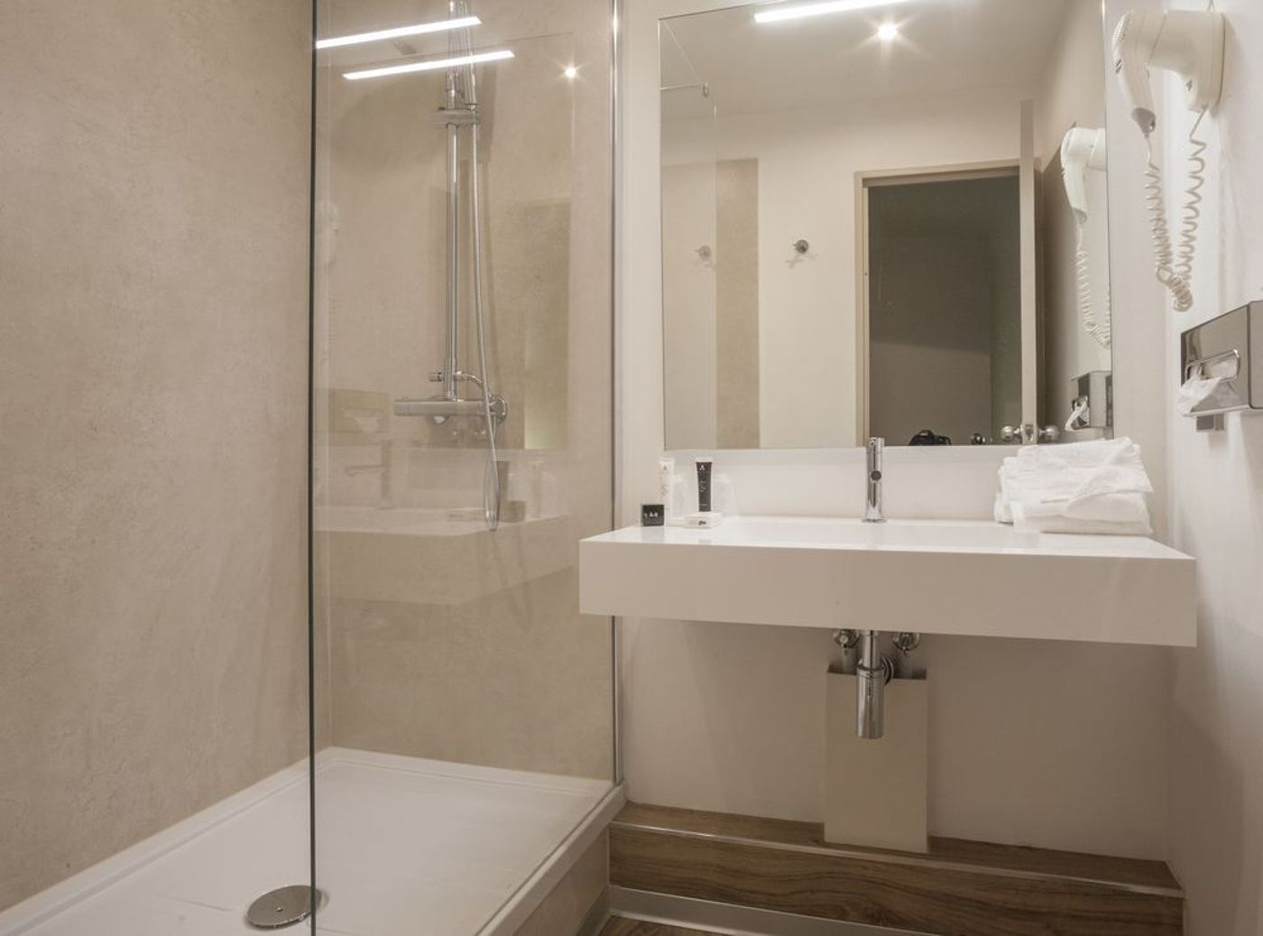 Apogia-Paris-Room-30