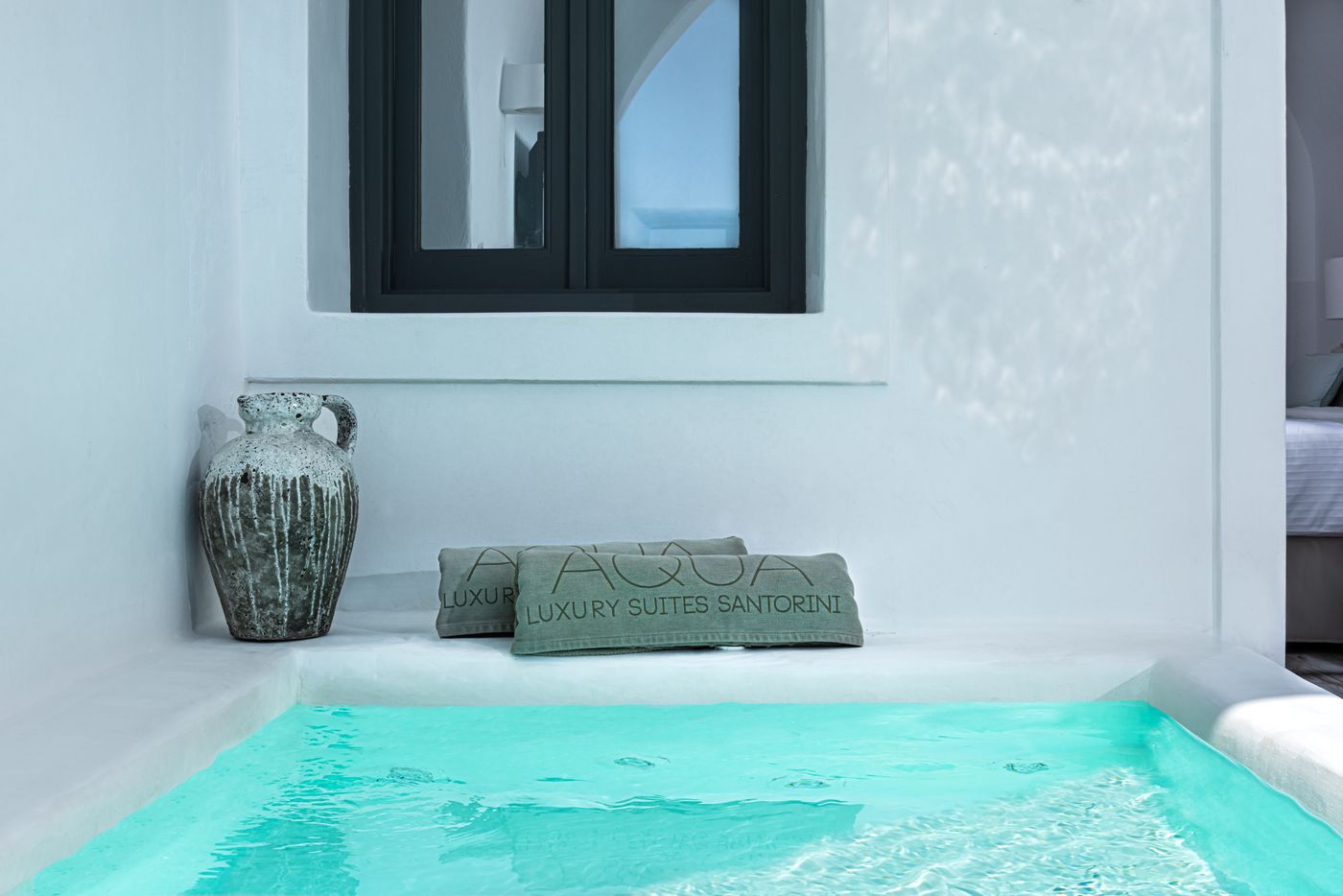 Aqua-Luxury-Suites-Room-64