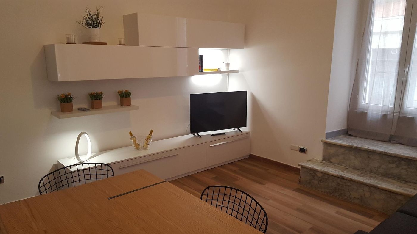 Una-Finestra-Su-Monti-Room-18