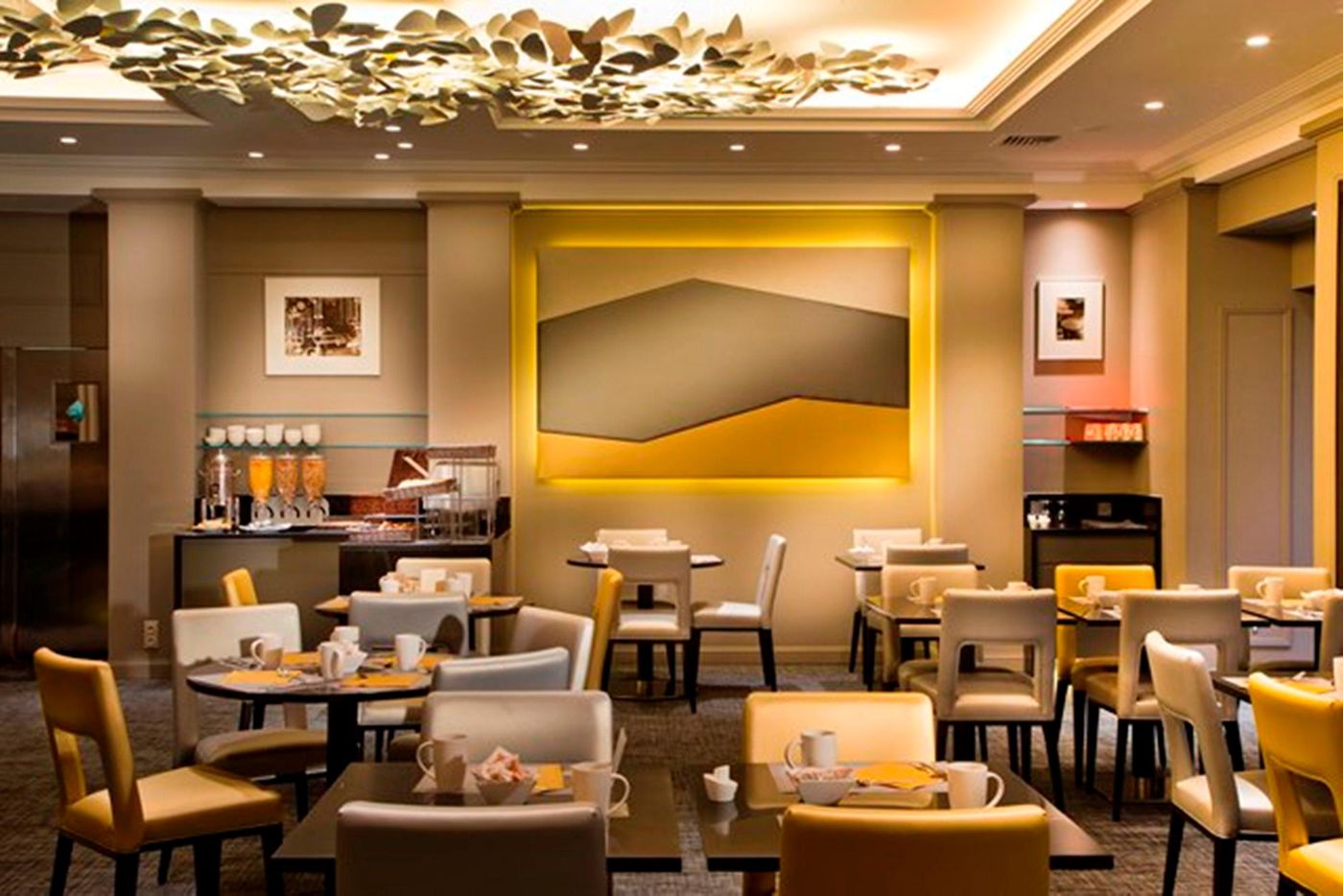 California-Paris-Champs-Elys----es-Restaurant-14