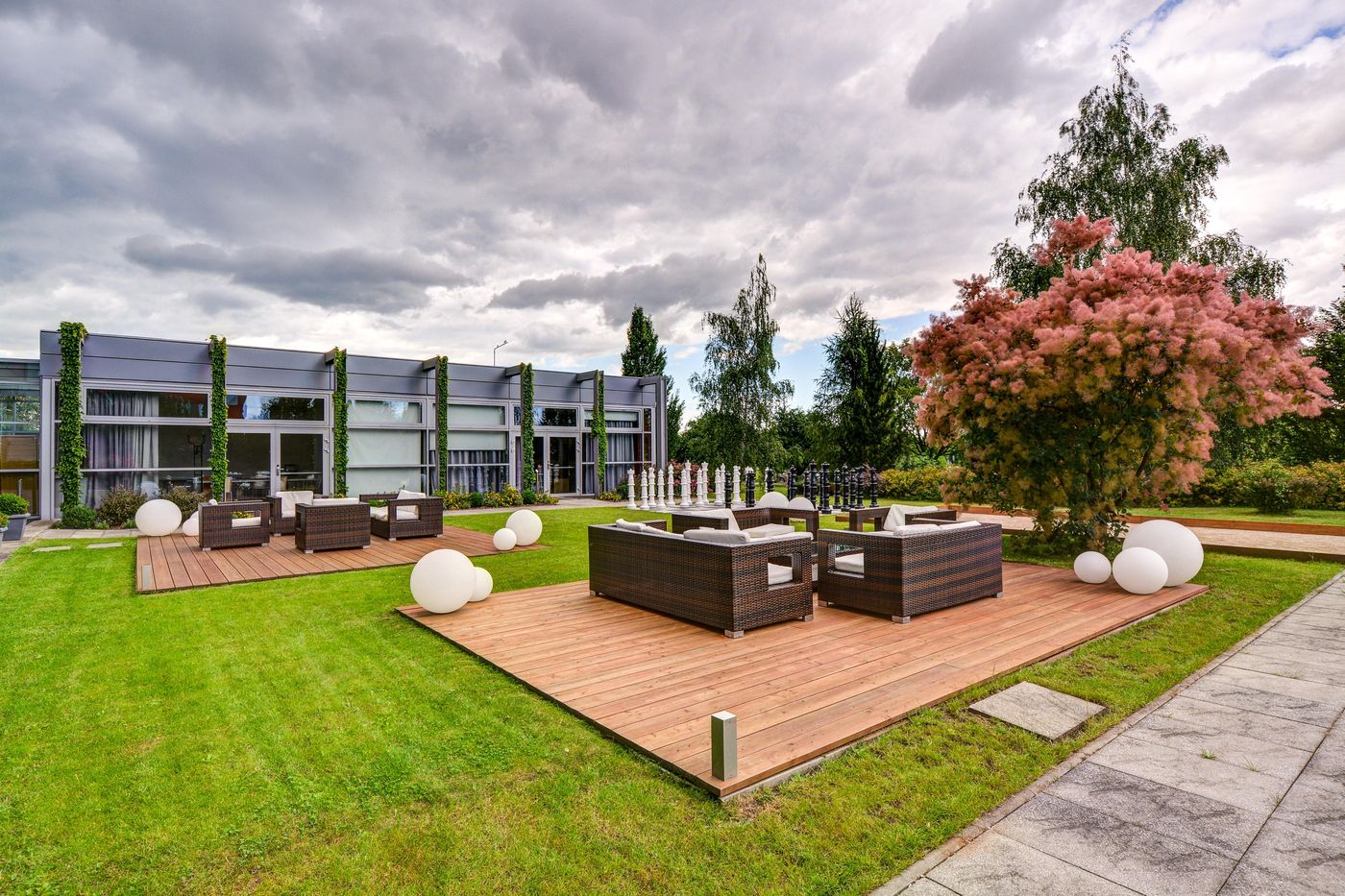 Holiday-Inn-Prague-Airport-General-view-35